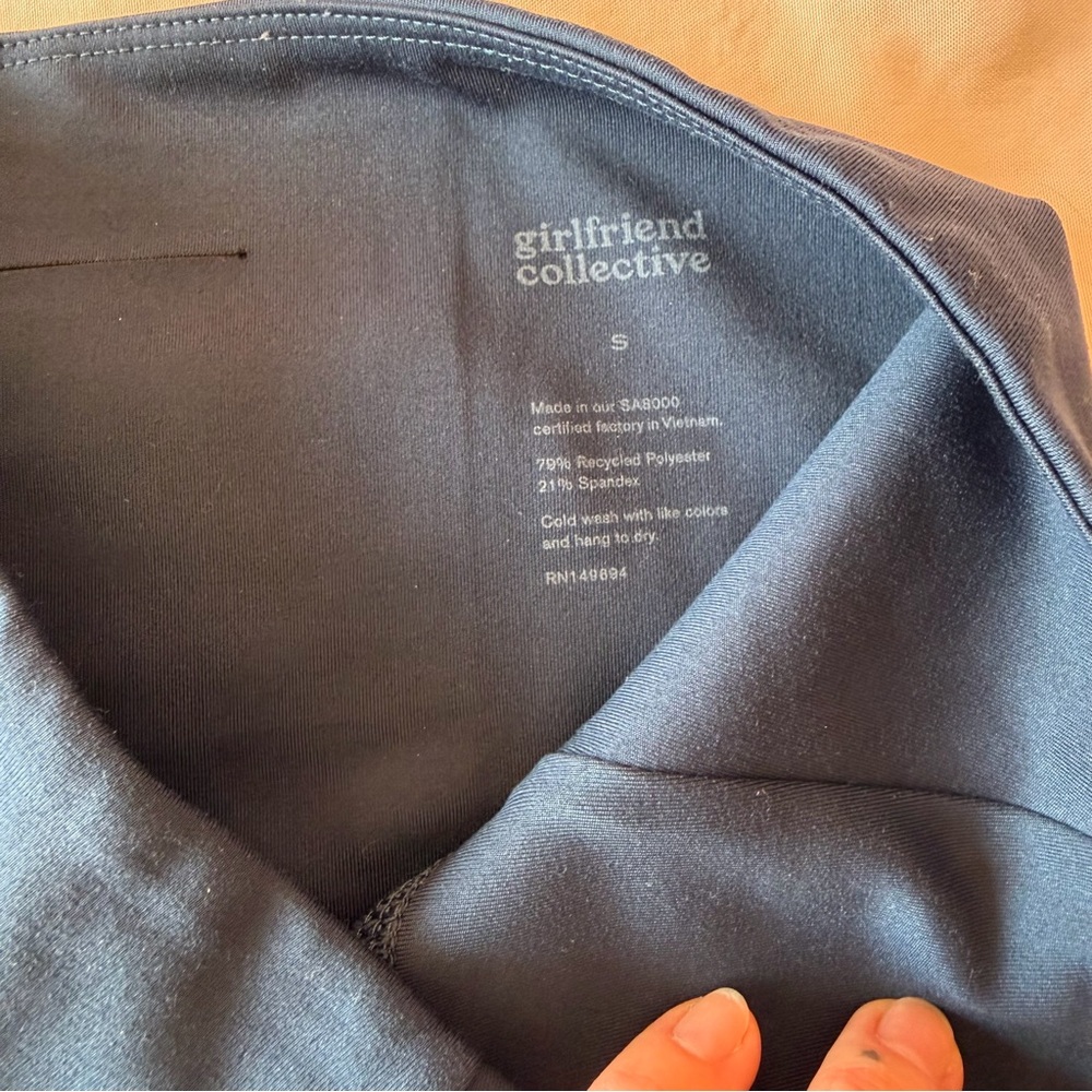 Girlfriend Collective Navy Leggings - Picture 3 of 3